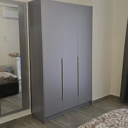 Spacious And A Balcony 2 Min From The