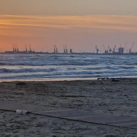 דירה Spacious And A Balcony 2 Min From The דורס